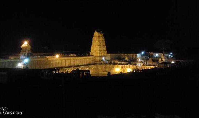 پانسیون Gopi Guest House