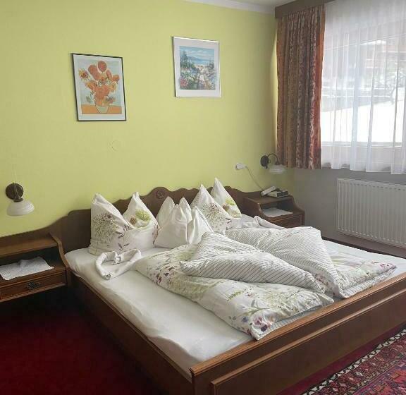 פנסיון Gästehaus Eberl   Rita