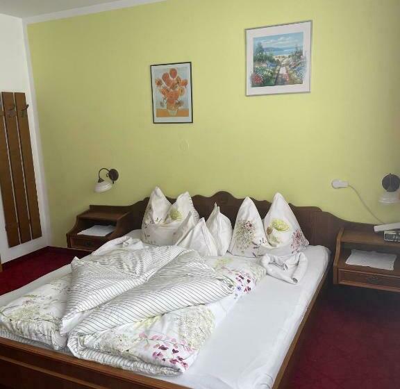 פנסיון Gästehaus Eberl   Rita