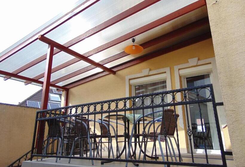 پانسیون Kata Vendégház