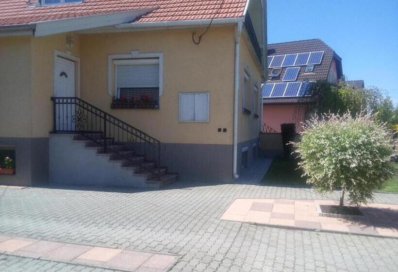 پانسیون Kata Vendégház