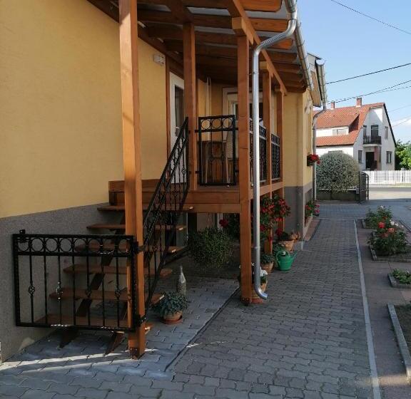 پانسیون Kata Vendégház