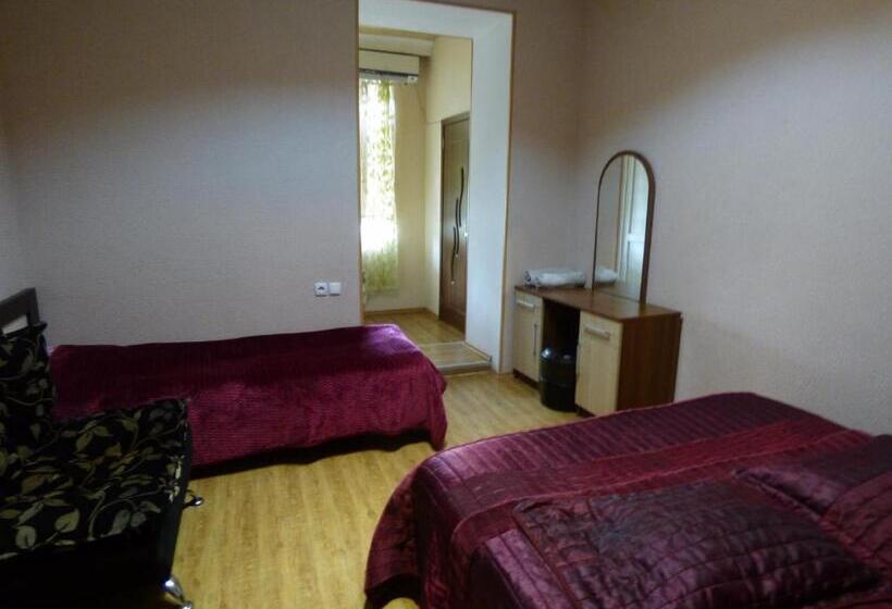 پانسیون Nato & Lado