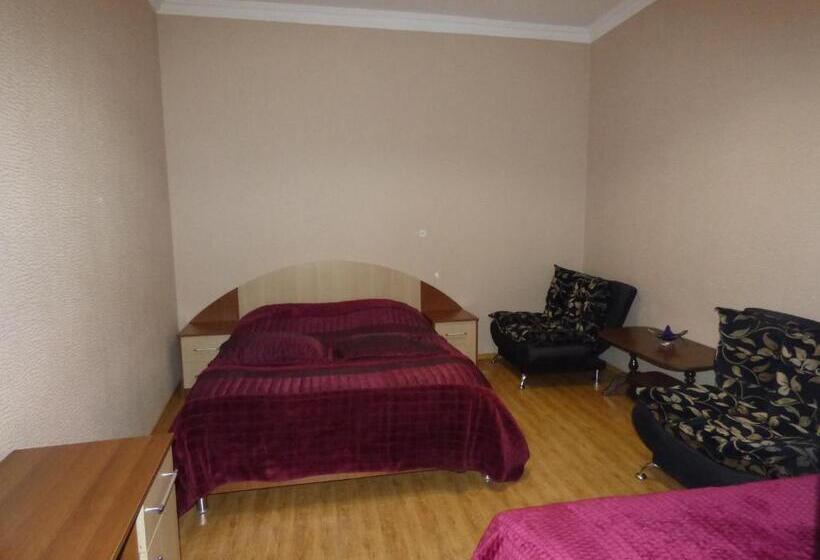 پانسیون Nato & Lado