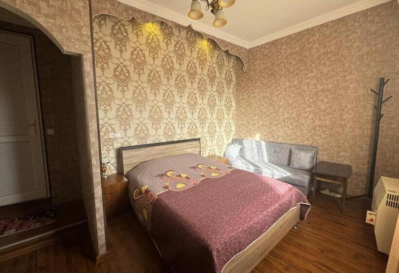 پانسیون Nato & Lado