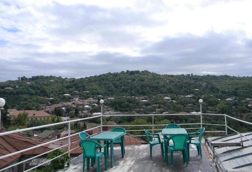 پانسیون Nato & Lado