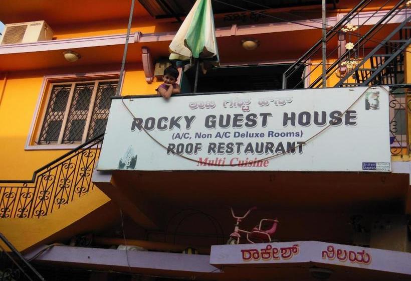 پانسیون Rocky Guesthouse