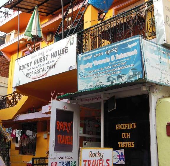 پانسیون Rocky Guesthouse