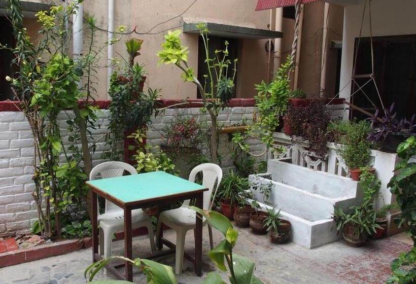 Пансион Silver Moon Guest House