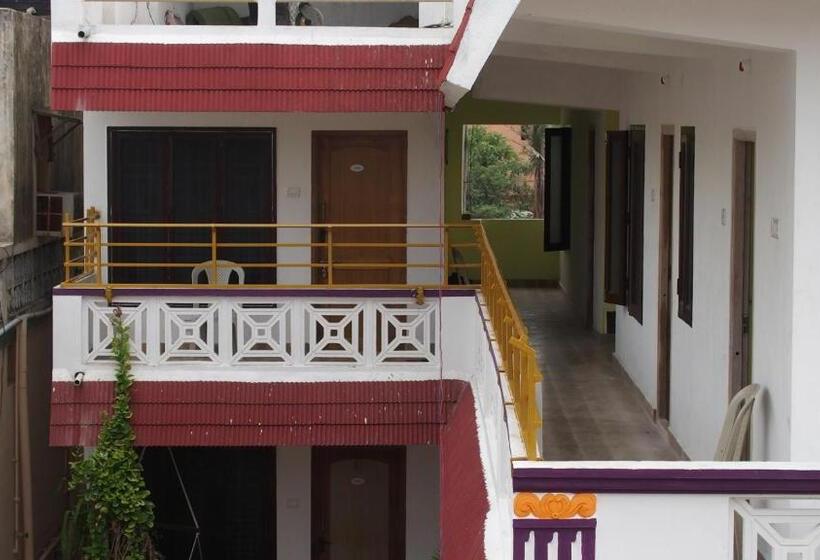 Пансион Silver Moon Guest House