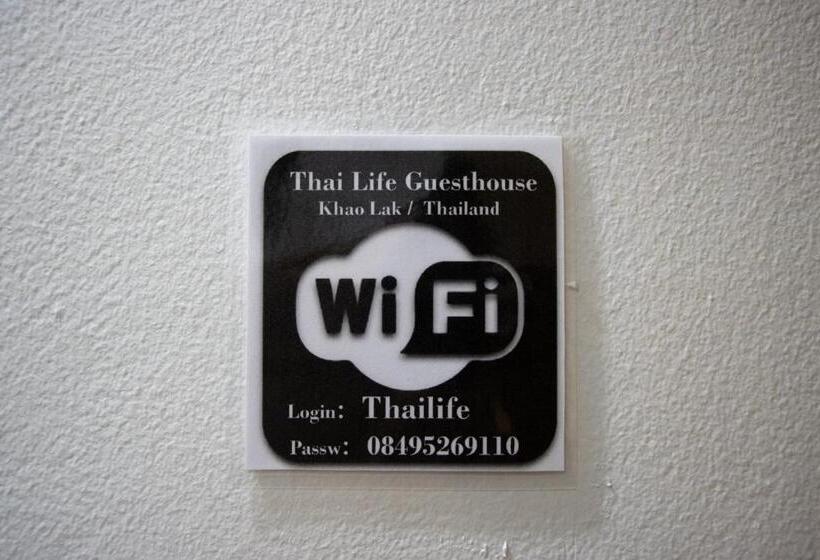 Пансион Thai Life Guesthouse Khaolak