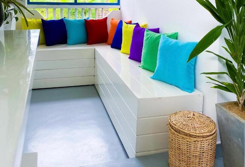 Пансион The Bay House