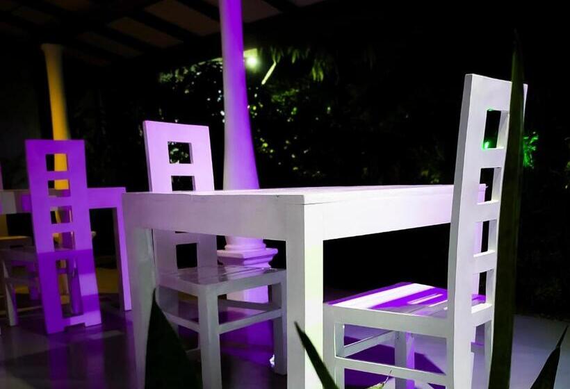 Пансион The Bay House