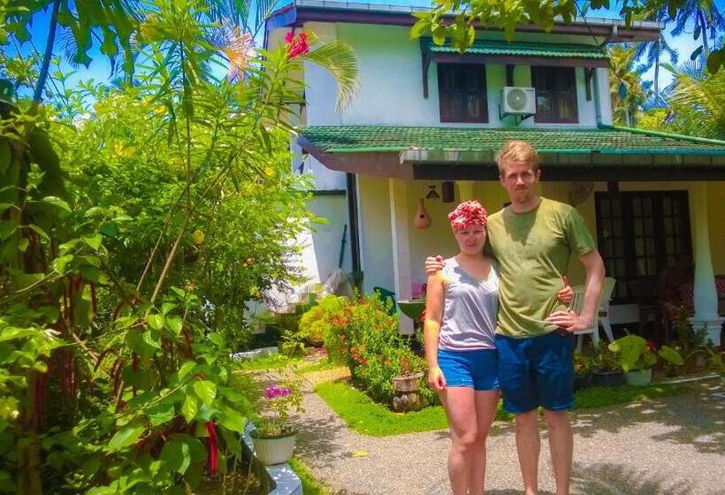 Пансион The Bay House