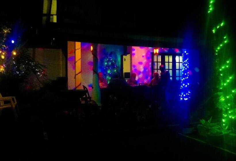 Пансион The Bay House