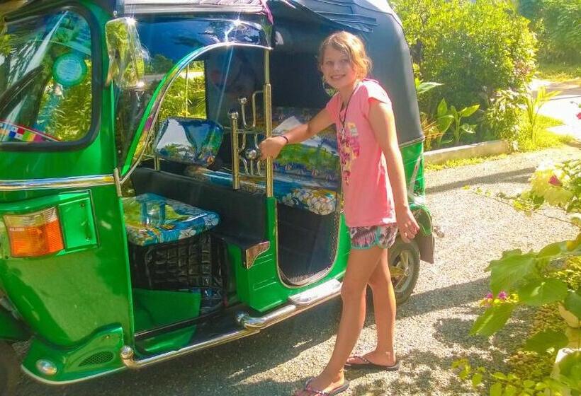 Пансион The Bay House