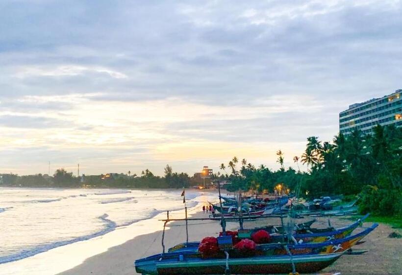 Пансион The Bay House