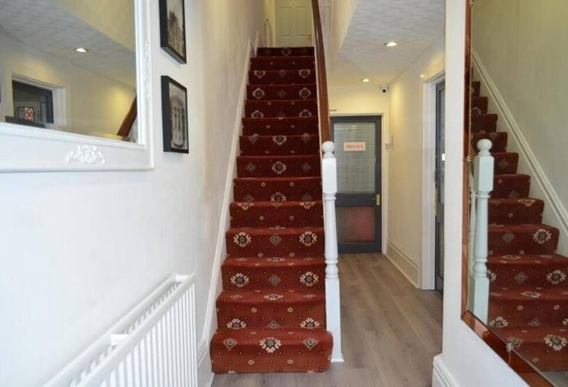 פנסיון The Cameo