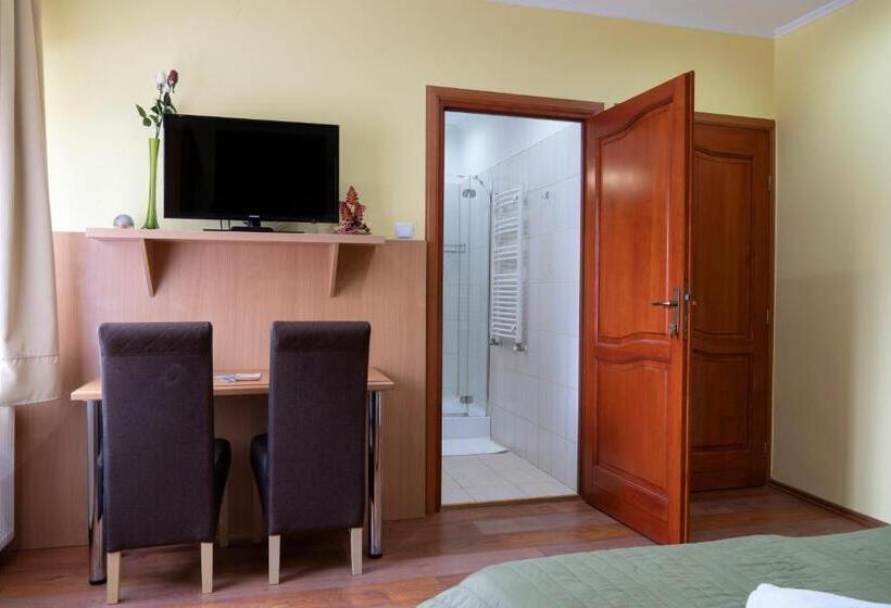 بنسيون Viki Vendégház