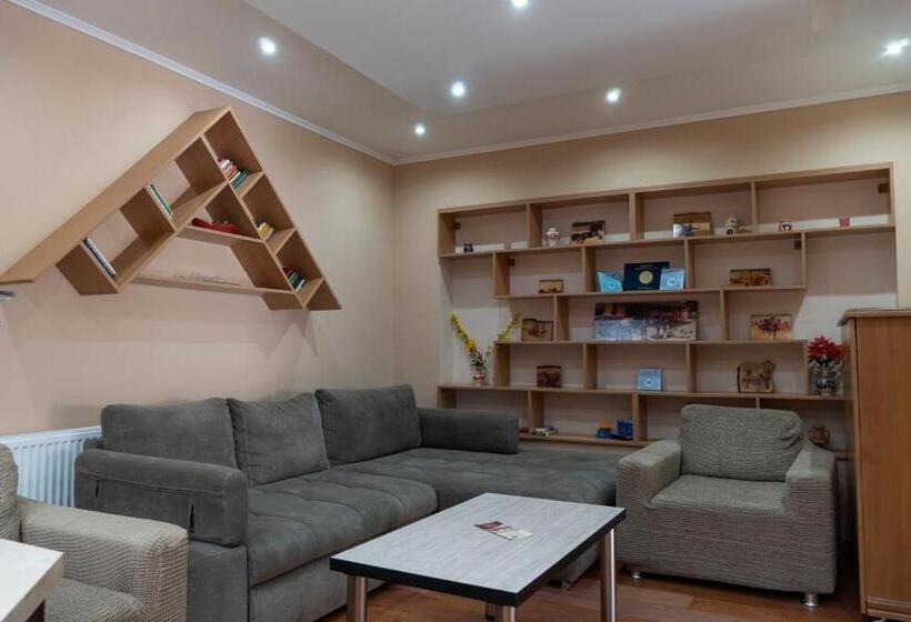 بنسيون Viki Vendégház