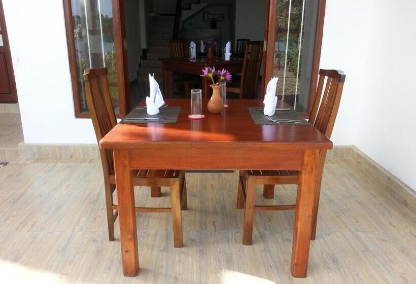 بنسيون Villa River View