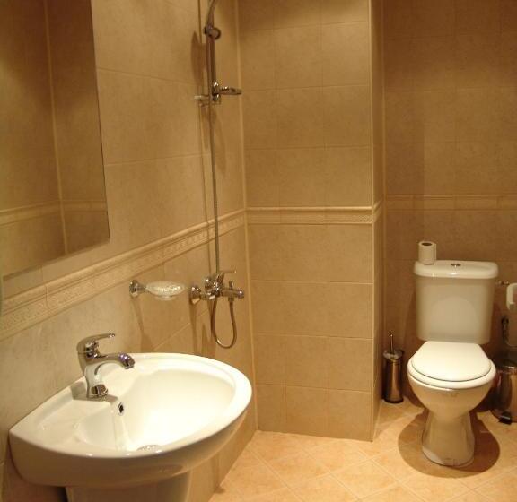 פנסיון Zasheva Kushta Guesthouse