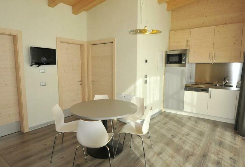 منتجع Bungalows Chalets Lago Di Molveno