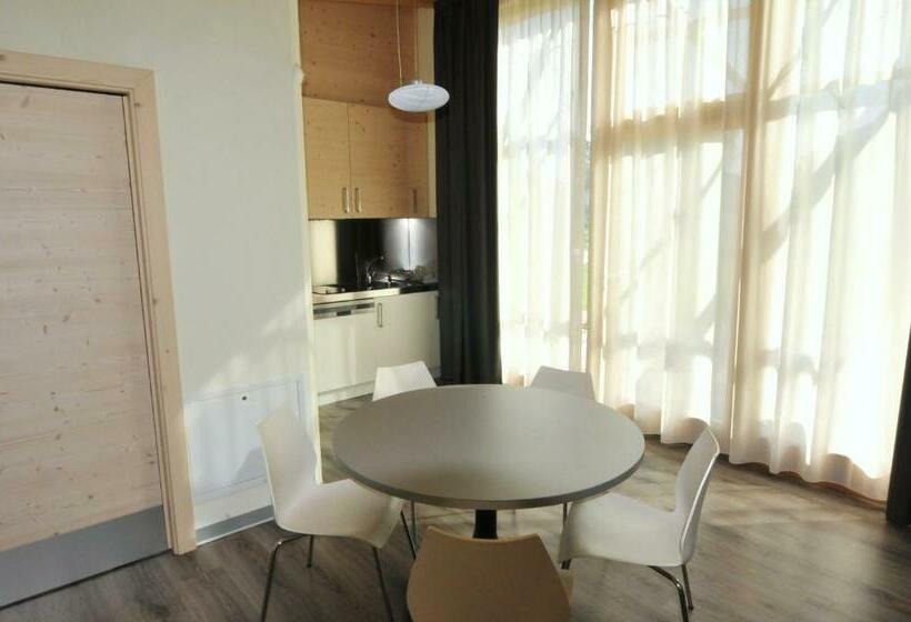 منتجع Bungalows Chalets Lago Di Molveno