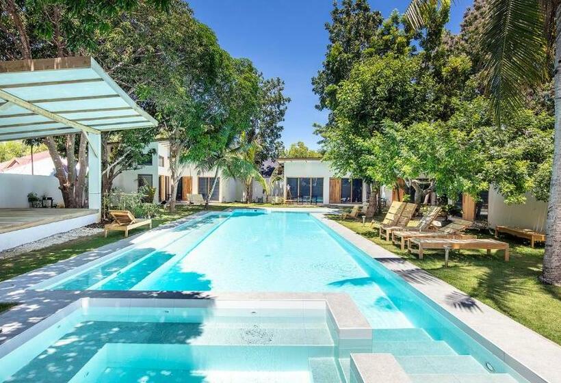 استراحتگاه Island World Panglao