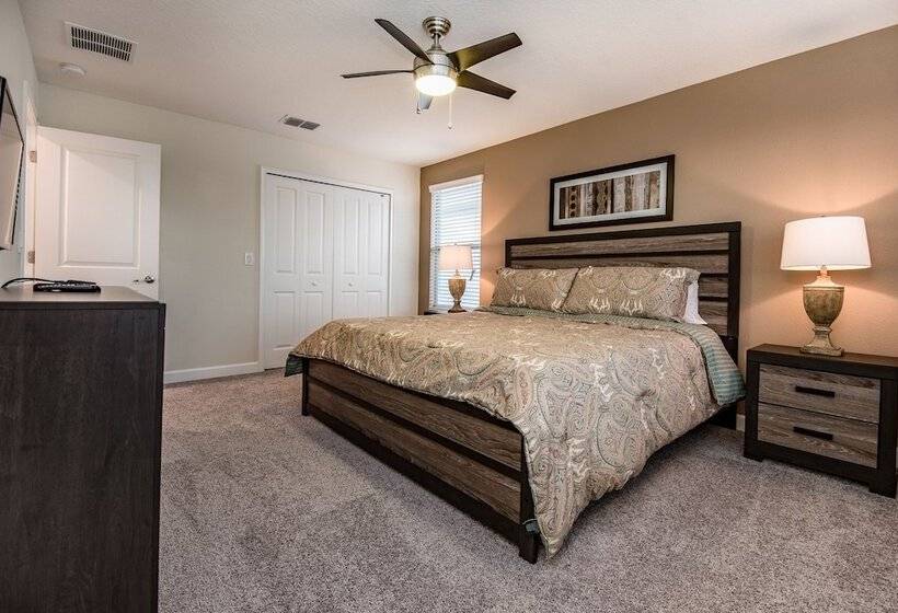 6 Bedroom Villa W Private Pool & Game Room