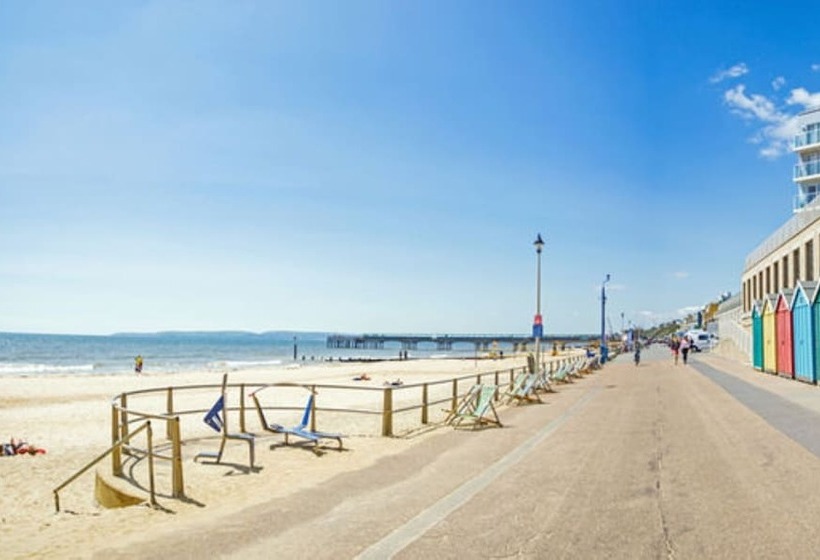 مبيت وإفطار Brooklands Lodge