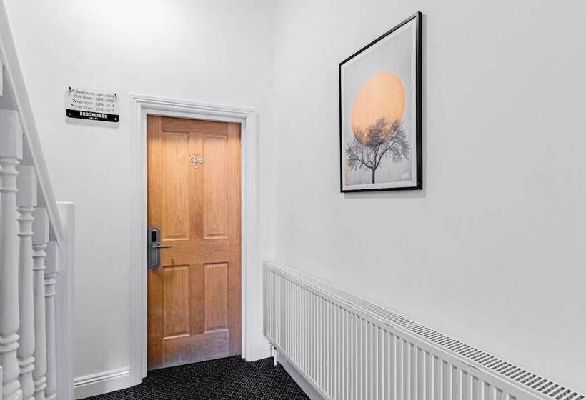 مبيت وإفطار Brooklands Lodge