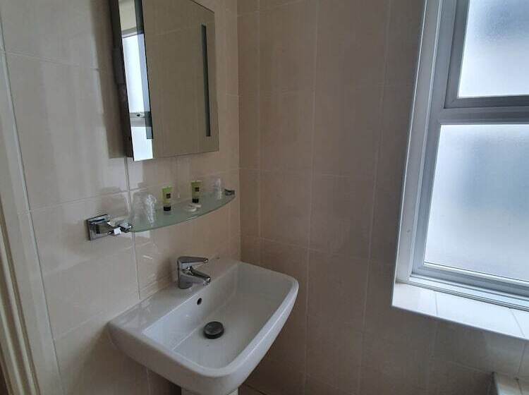 مبيت وإفطار Brooklands Lodge