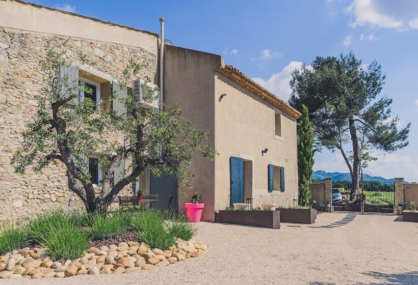 ベッドアンドブレックファースト Maison Sadina