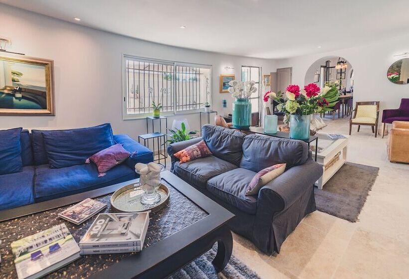 ベッドアンドブレックファースト Maison Sadina