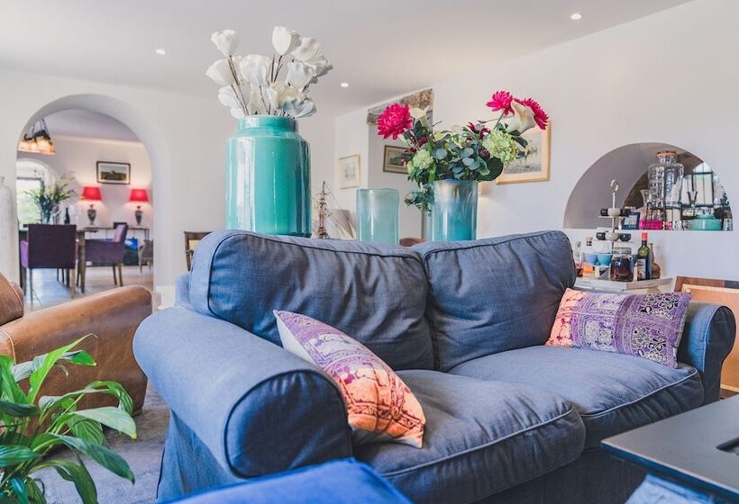 ベッドアンドブレックファースト Maison Sadina