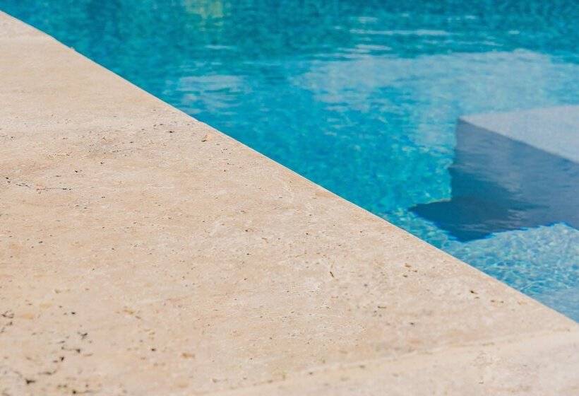 ベッドアンドブレックファースト Maison Sadina