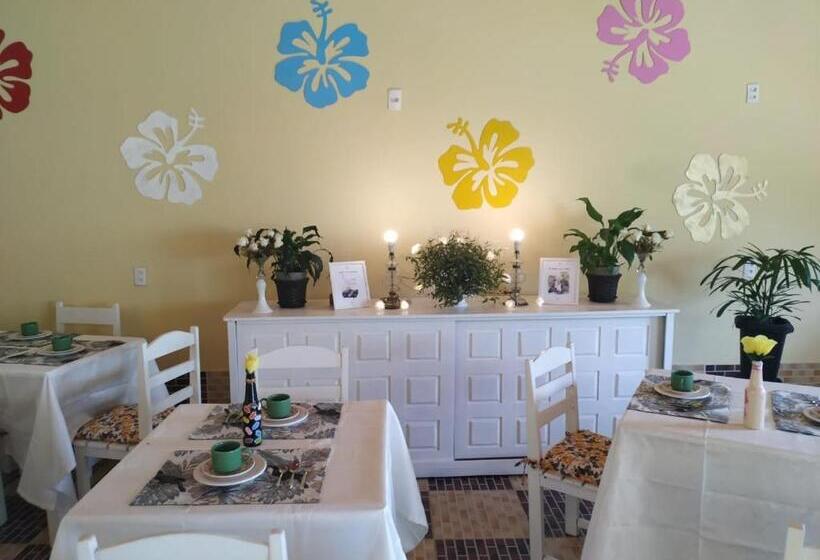 تختخواب و صبحانه Pousada Hibisco