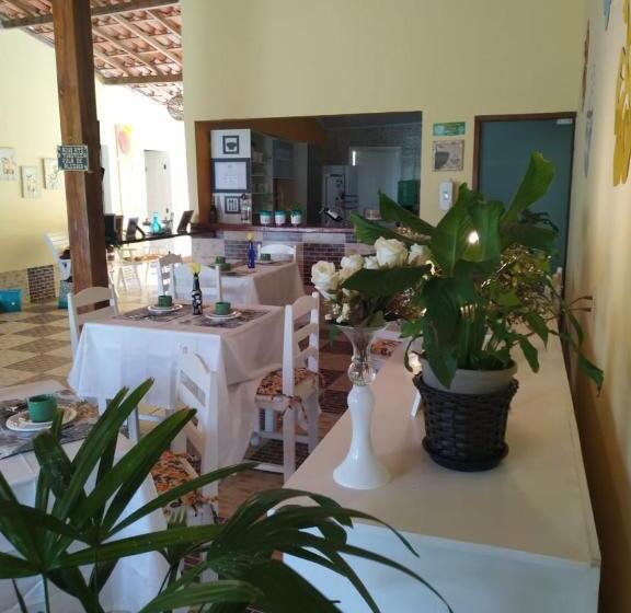 تختخواب و صبحانه Pousada Hibisco