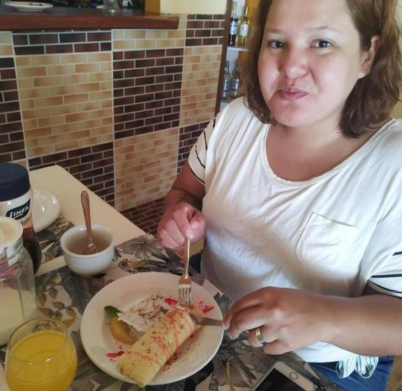 تختخواب و صبحانه Pousada Hibisco