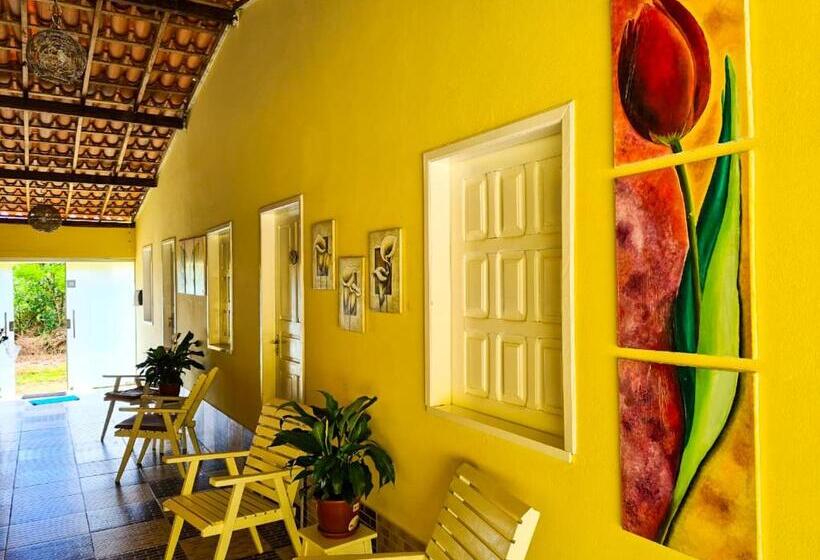 تختخواب و صبحانه Pousada Hibisco