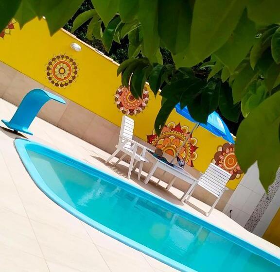 تختخواب و صبحانه Pousada Hibisco