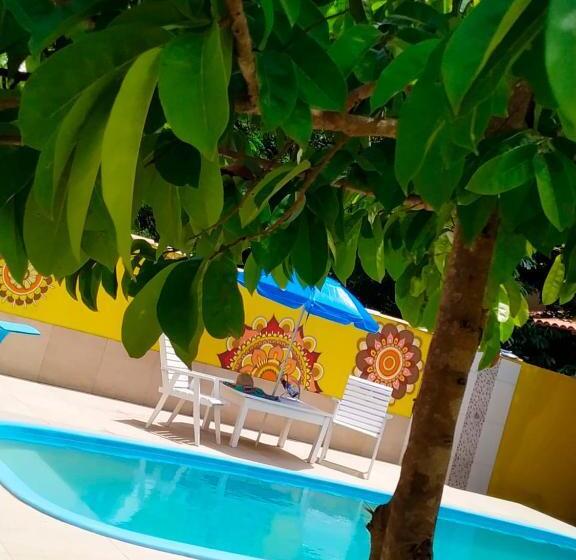 تختخواب و صبحانه Pousada Hibisco