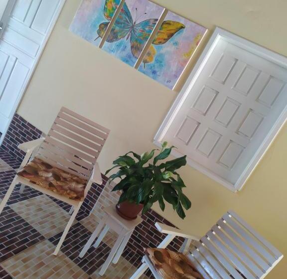 تختخواب و صبحانه Pousada Hibisco