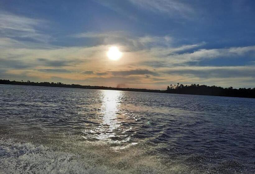 تختخواب و صبحانه Pousada Hibisco