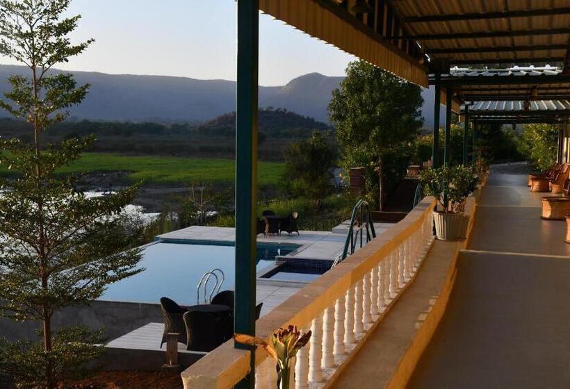 مبيت وإفطار Prime Neelkanth Forest Retreat Resort