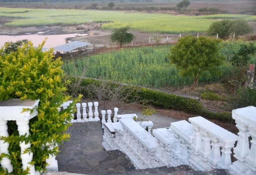 צימר Prime Neelkanth Forest Retreat Resort