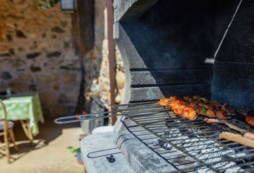 Cozy Cottage In Benllera With Hot Tub