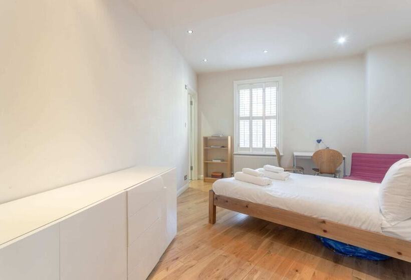 Fantastic 2 Bedroom Apartment In Central London