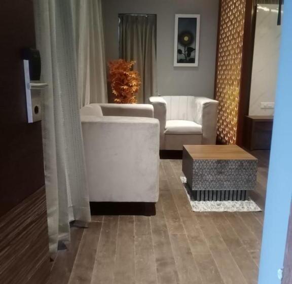 בית מלון כפרי Friday Inn